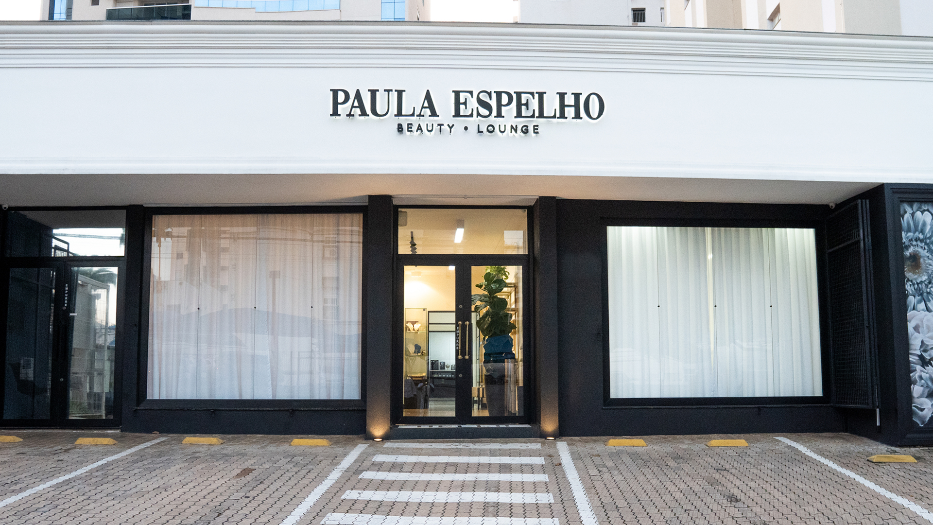 Fachada do Beauty Lounge no Cambuí, Campinas
